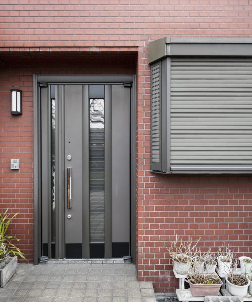 metallic-house-entrance-japan-building